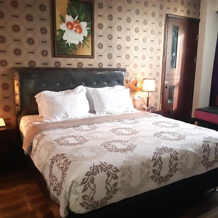 Pacific Hotel Амбон Екстериор снимка