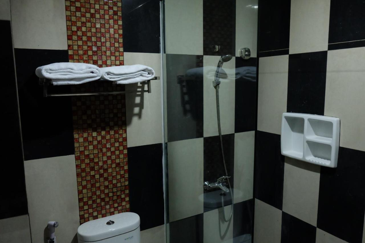 Pacific Hotel Амбон Екстериор снимка