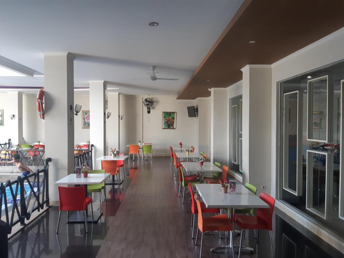 Pacific Hotel Амбон Екстериор снимка